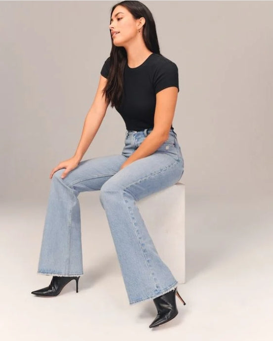 Chic FLARED JEANS™